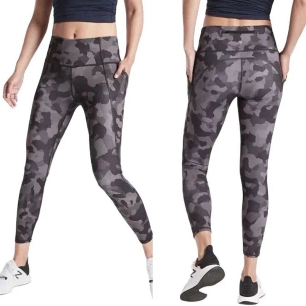 Athleta Lightning Camo 7/8 Tight Leggings Size Medium 47907